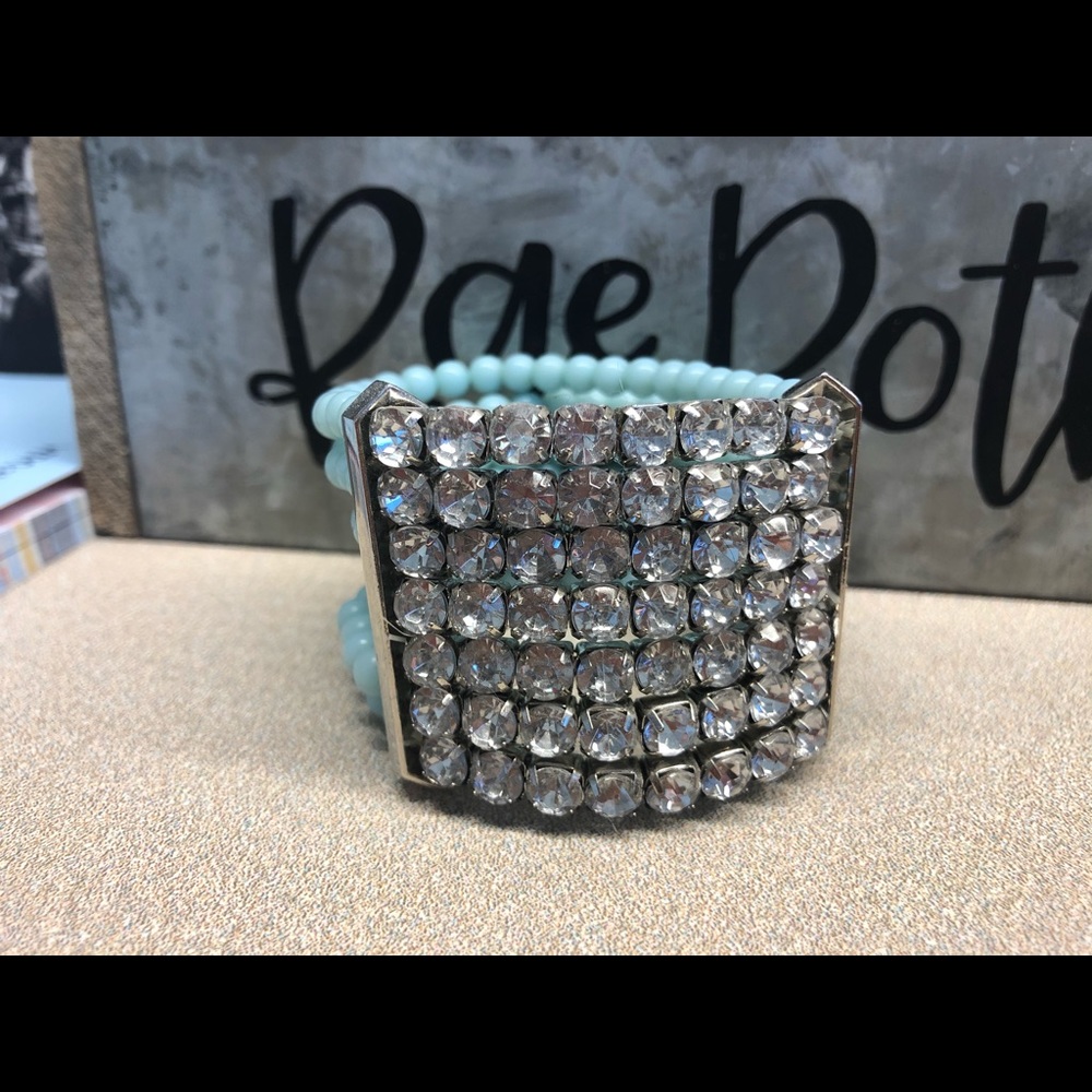 Beautiful plunder stretch bracelet